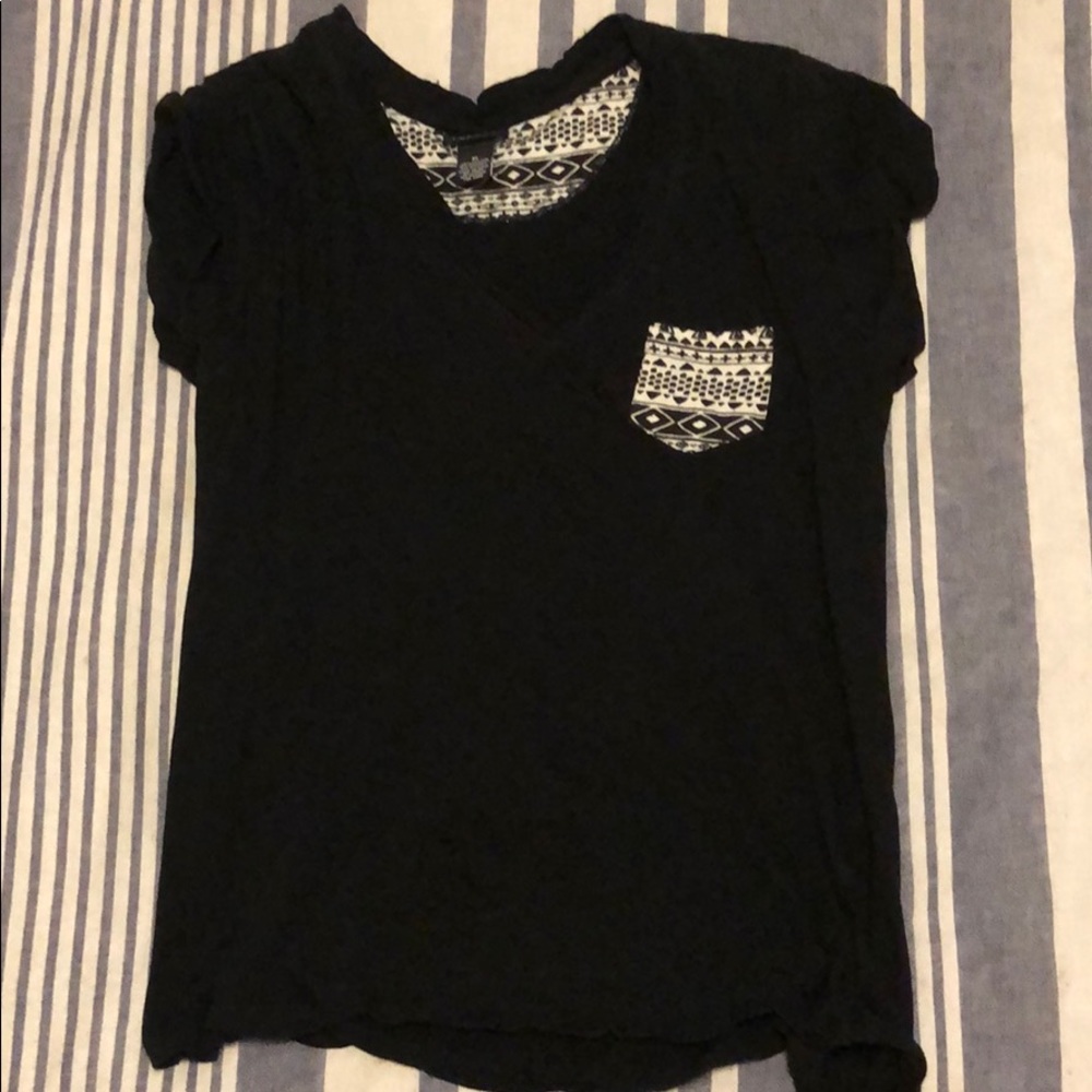 Black T-shirt with tribal pocket